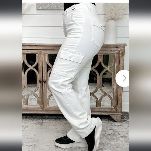 Judy Blue White High Rise Cargo Straight Jeans - Picture 4 of 10